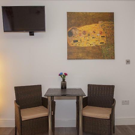 Gooseacre Rooms ฮาร์โรว์ ภายนอก รูปภาพ